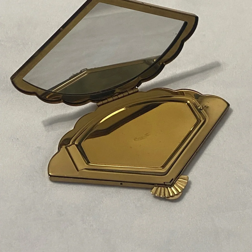 RARE 1940s Gold Henriette Mirror Compact with Etched Design - Picture 9 of 16